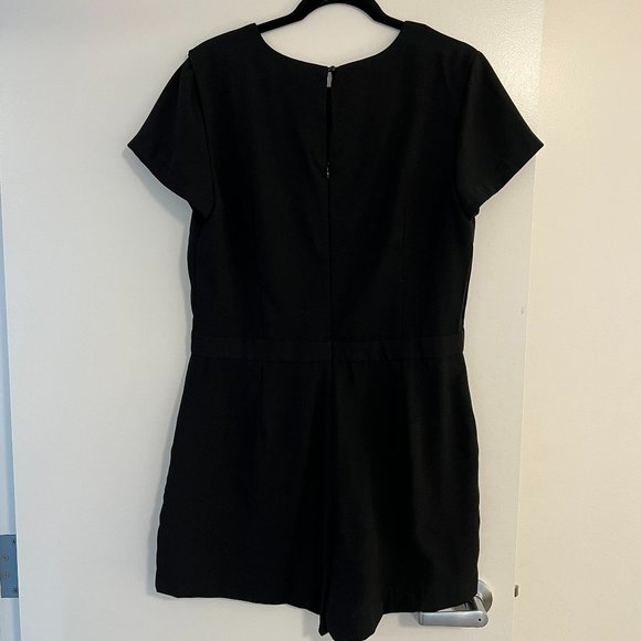 Banana Republic Short Sleeve Tailored Romper, Size 12, Black - Picture 3 of 7
